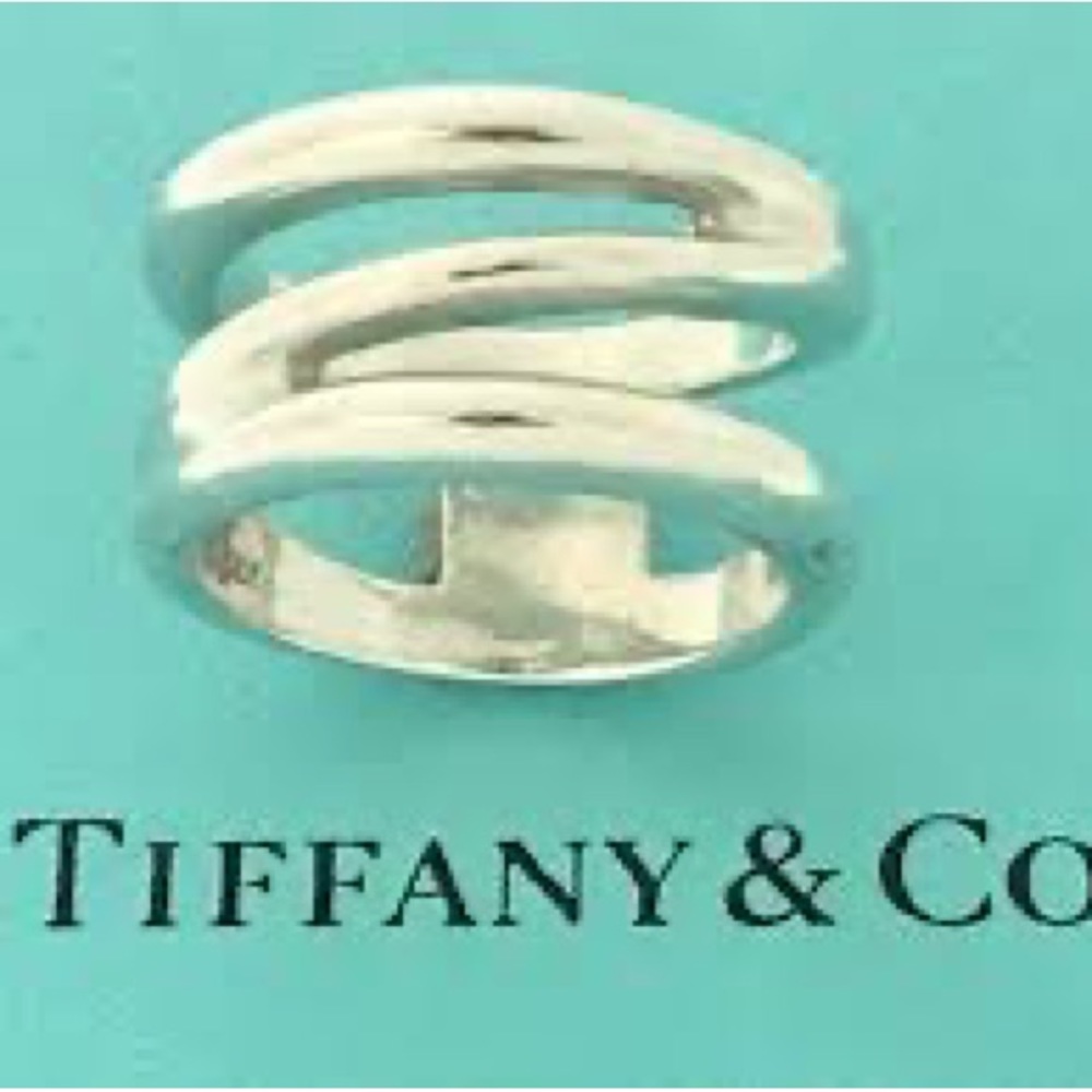 Tiffany & Co.  Authentic - Zig Zag Ring sterling Silver size 6!